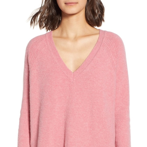 J. Crew Sweaters - NWT J. Crew blush pink soft V neck sweater